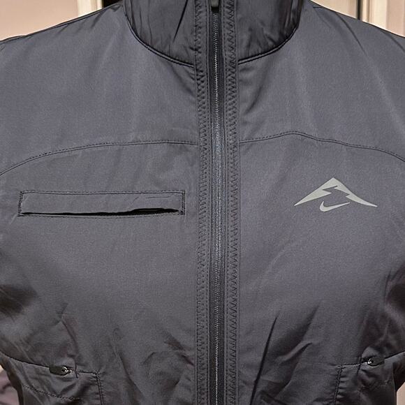 Nike Trail Repel Woman's Black Reflective Running Vest Size M - Picture 3 of 12